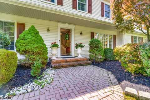 38 Beverly Dr, Hillsborough, NJ 08844