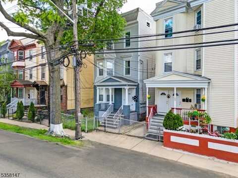 100 Hopkins Pl, Irvington, NJ 07111