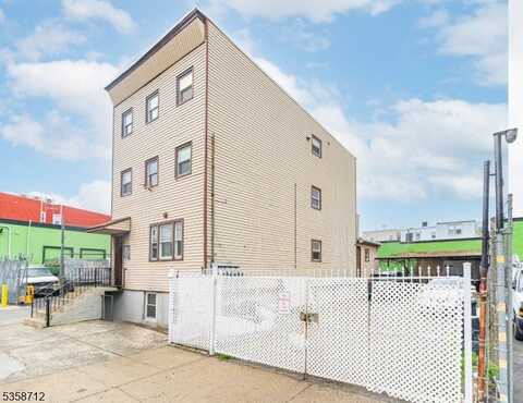179 Thomas St, Newark, NJ 07114