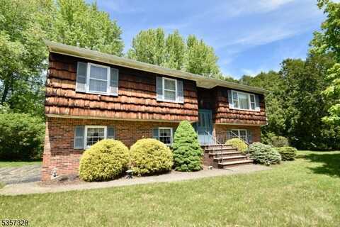 9 Albertine Pl, West Milford, NJ 07438