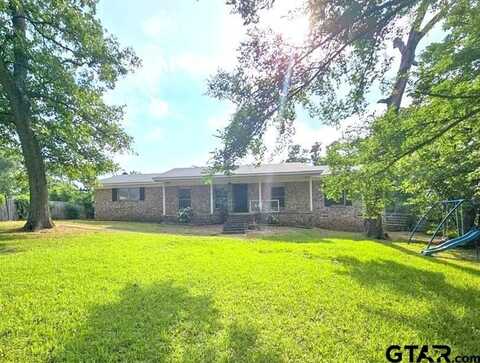 105 Glenwood Dr, Palestine, TX 75801