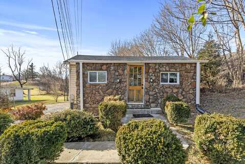 673 Orange ST, Bedford, VA 24523