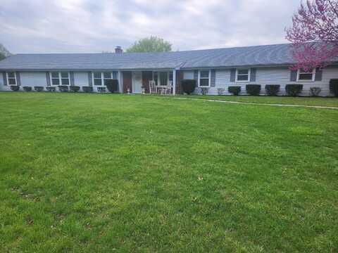 215 Overlook RD, Vinton, VA 24179