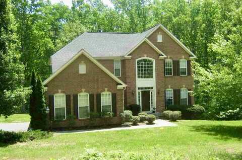 172 Carter LN, Louisa, VA 23093