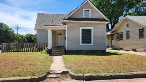 301 W 12th Ave, Hutchinson, KS 67501