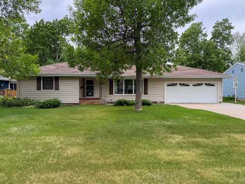 1861 Ohio Ave SW, Huron, SD 57350