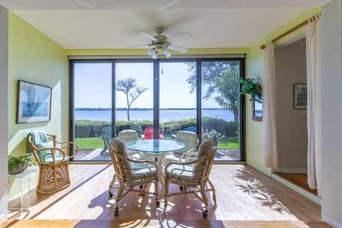 2562 NW Seagrass Drive, Palm City, FL 34990