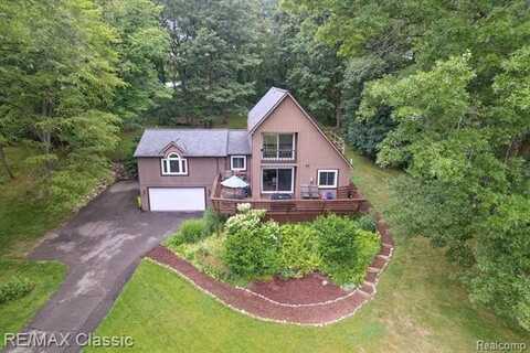 1213 PINE RIDGE Road, Milford, MI 48380