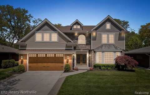 680 PEAR TREE Lane, Grosse Pointe Woods, MI 48236