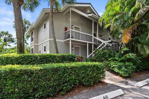 11863 Wimbledon Circle, Wellington, FL 33414