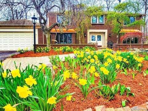 5130 LAKE BLUFF Road, West Bloomfield, MI 48323