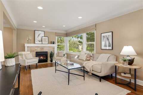 17001 The Strand, Minnetonka, MN 55345