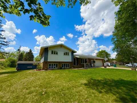 725 8th Street NE, Staples, MN 56479