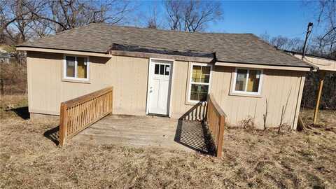 3933 N Lister Avenue, Kansas City, MO 64117