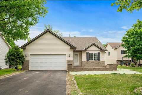 811 Isanti Parkway NW, Isanti, MN 55040