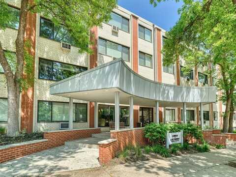 2700 W 44th Street, Minneapolis, MN 55410
