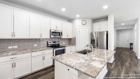 3608 Space Cloud, New Braunfels, TX 78130