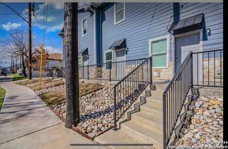 143 lucas, San Antonio, TX 78209