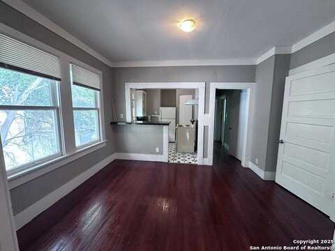 415 E Locust, San Antonio, TX 78212