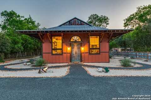 615 15th, Bandera, TX 78003