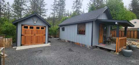 159 Chief Looking Glass Ln, Kamiah, ID 83536