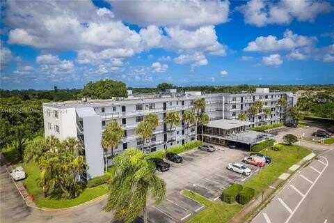 9235 SW 8th 402 Street, Boca Raton, FL 33428