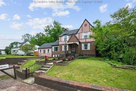 608 Kanawha Avenue, Clendenin, WV 25045