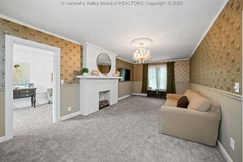 608 Kanawha Avenue, Clendenin, WV 25045