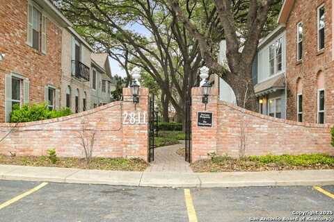 2811 Woodbury, San Antonio, TX 78217