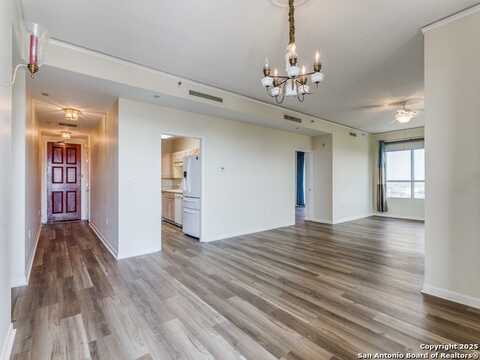 1 Towers Park Ln, San Antonio, TX 78209