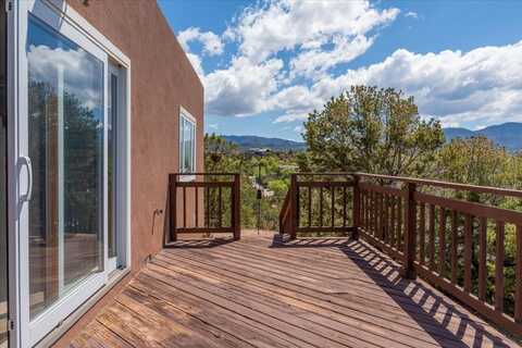 402 Vera Drive, Santa Fe, NM 87501