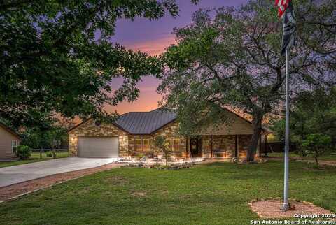 827 Settlers Ln, Bandera, TX 78003