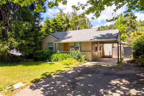 1556 Santa Fe Avenue, Redding, CA 96003