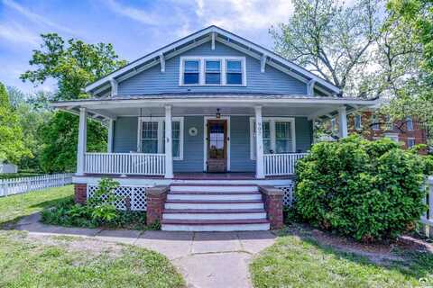907 W 6th Street, Lawrence, KS 66044