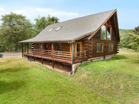 13235 Perry Road, Central Point, OR 97502