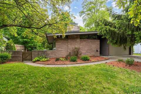 1982 Indian Trail Drive, West Lafayette, IN 47906