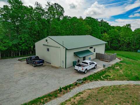 7400 E New Market Rd, Hillsboro, OH 45135
