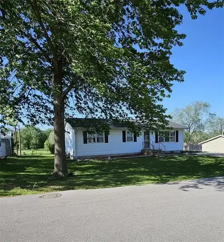 205 McQua Estates Loop, New London, MO 63459