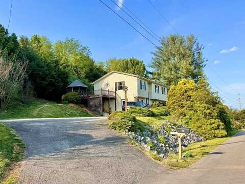 203 Fair St., Pounding Mill, VA 24637