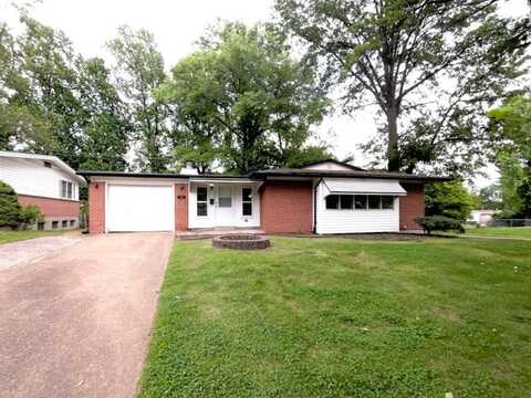 1590 Bay Meadows Drive, Florissant, MO 63033
