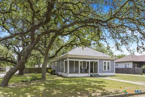 212 Whitfield Street, Yoakum, TX 77995