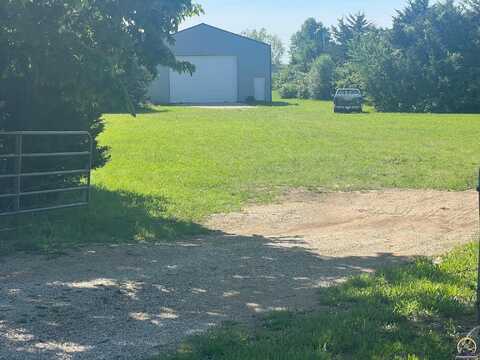 5939 SW 47th ST, Topeka, KS 66610