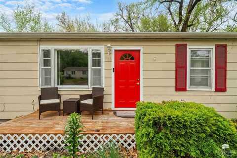 1966 Lincoln Drive, Manhattan, KS 66502