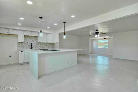 7242 E Calle Cuernavaca, Tucson, AZ 85710