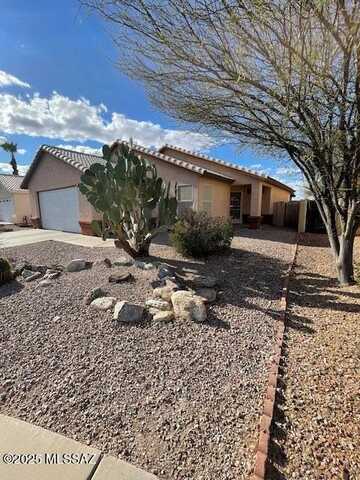 7070 W Hunnington Drive, Tucson, AZ 85743