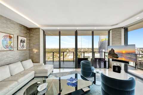 88 SW 7th St, Miami, FL 33130