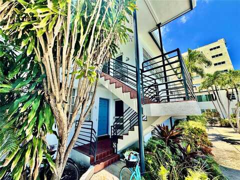 4710 Pine Tree Dr, Miami Beach, FL 33140