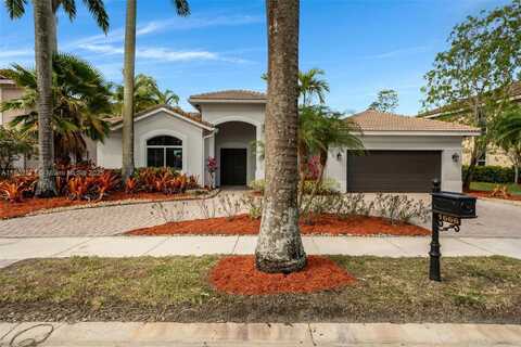1666 Victoria Pointe Cir, Weston, FL 33327