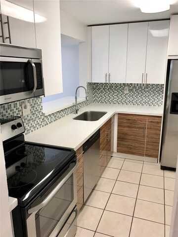 8015 SW 107th Ave, Miami, FL 33173