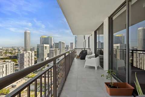 999 SW 1st Ave, Miami, FL 33130